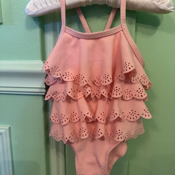 Ruffle One-piece swimsuit - Picture 4 of 5